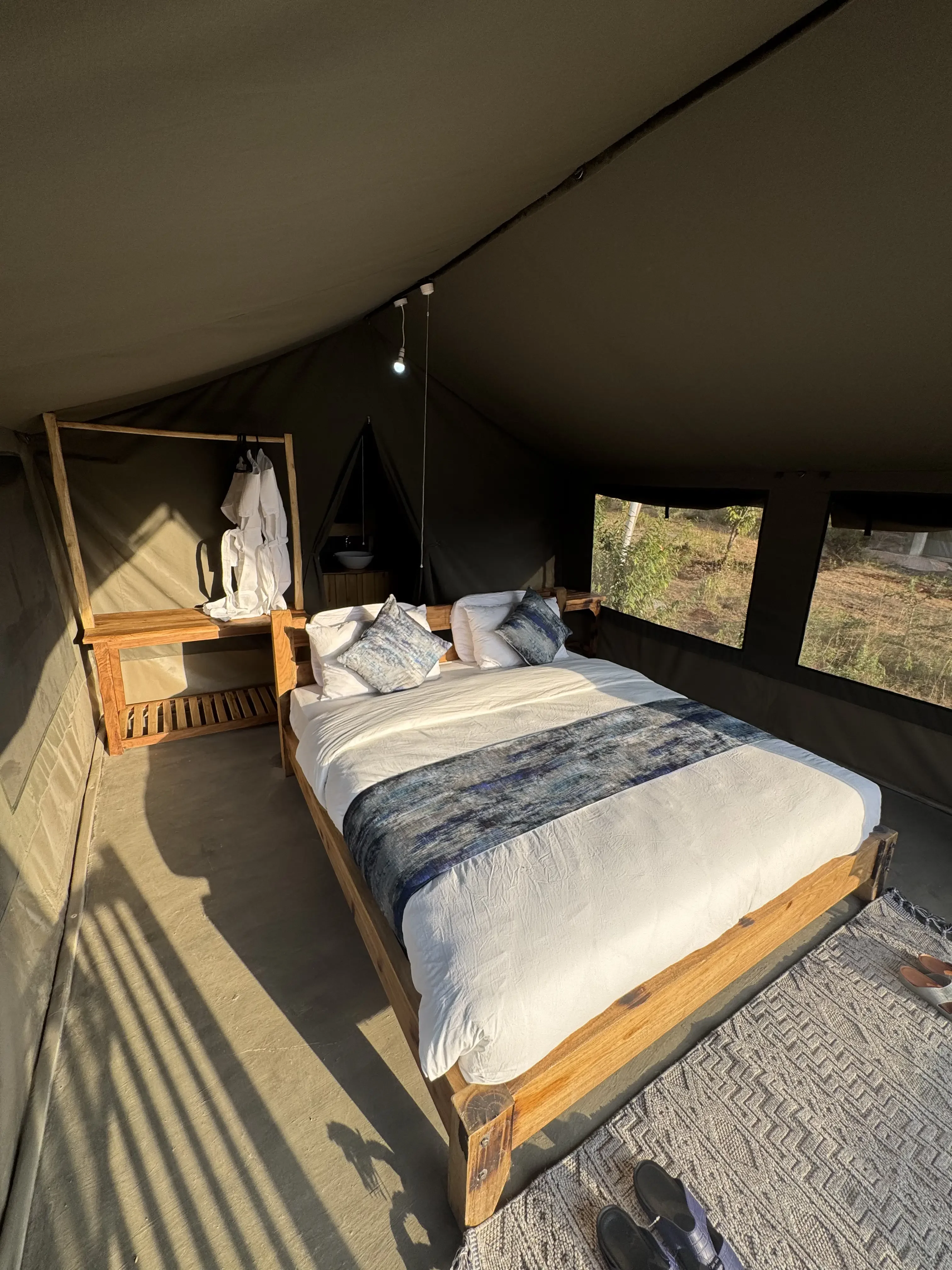 Private rooms and tents at Mara Hilltop 16